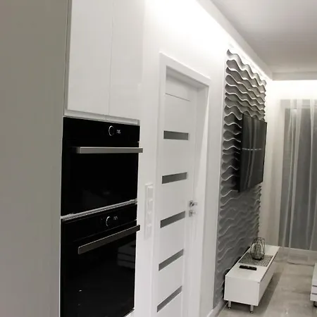 Centrum Galeria Magnolia 아파트 *